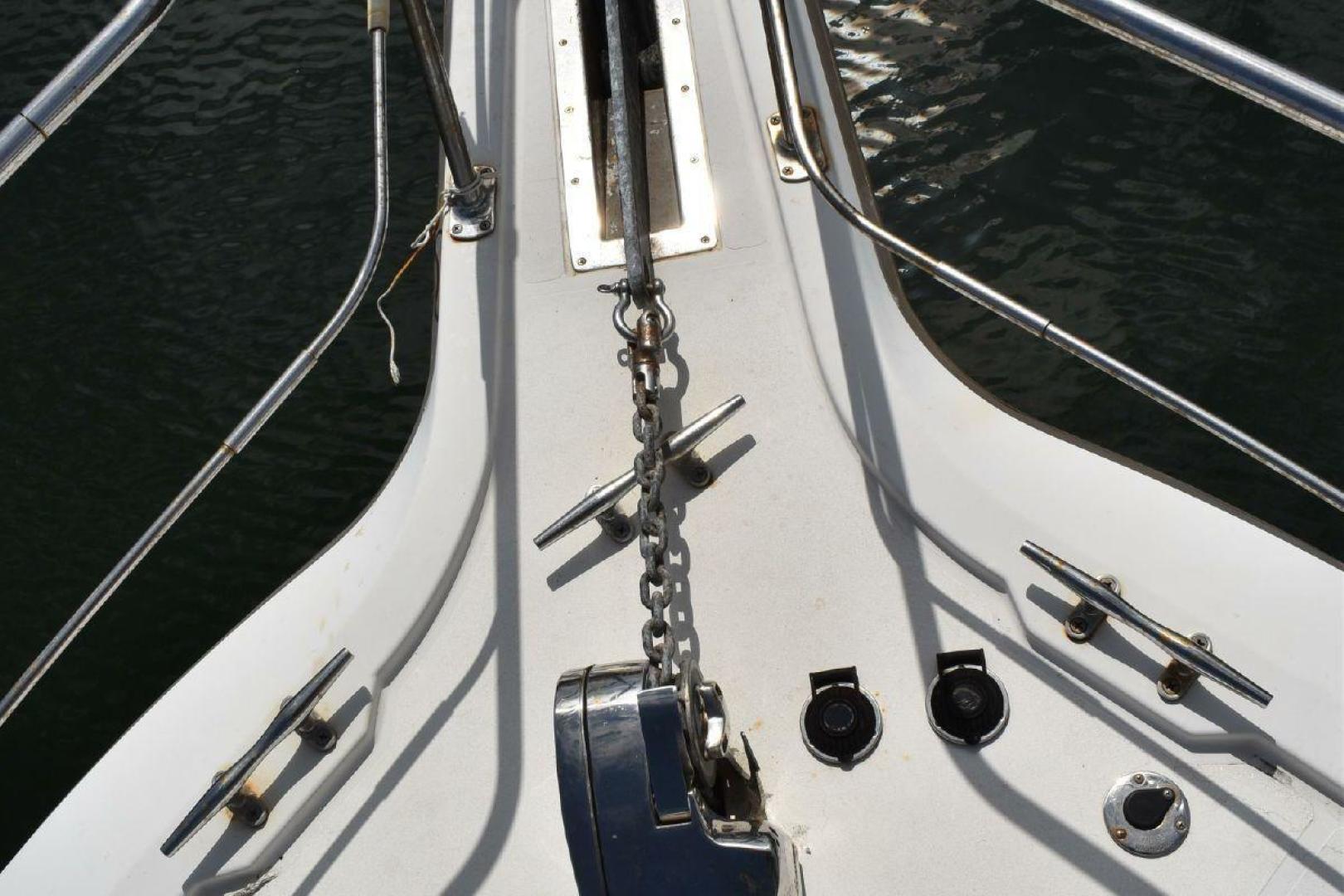 1993 39' Carver 390 Cockpit Motor Yacht