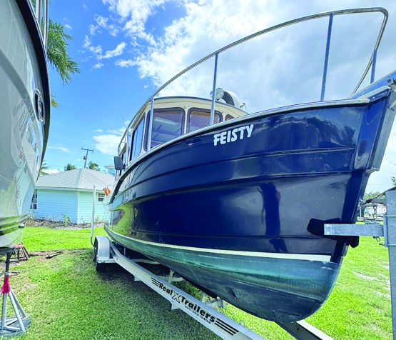 2008 27' RANGER TUGS R-25 CLASSIC