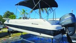 2011 23' 2" HURRICANE SUNDECK SPORT 231 OB