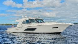 2015 56' Riviera 565 SUV