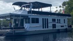 2001 60' Horizon 6015