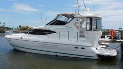 2001 44' Cruisers Yachts 4450 Express Motoryacht