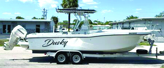 1999 26' DUSKY 256 CENTER CONSOLE