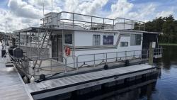 1988 40' Leisurecraft House Boat