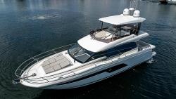 2022 52' Prestige 520 Fly