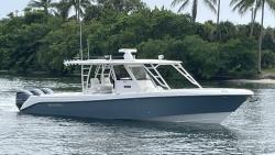 2015 35' Everglades 355CCX