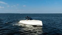2025 38' Pardo Yachts 38 Walkaround