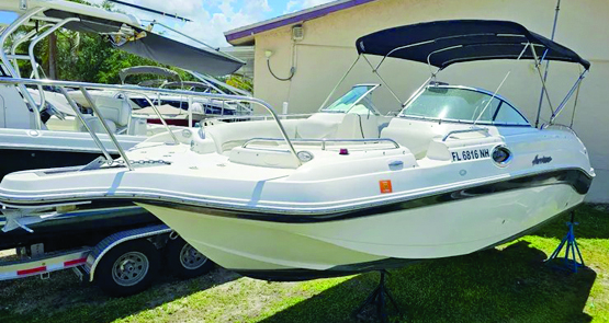 2007 25' 5" HURRICANE SUNDECK 257 DC OB