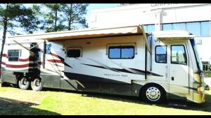 43' 2005 NEWMAR 4304 MOUNTAIN AIRE