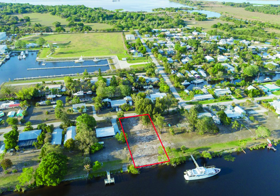 1035 W ANCHOR LANE, MOORE HAVEN, FL 33471