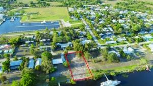 1035 W ANCHOR LANE, MOORE HAVEN, FL 33471