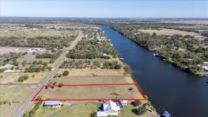 RIVERFRONT HOMESITE – 1.58 ACRES!