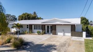 WATERFRONT & DIRECT GULF ACCESS!