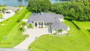 FORT DENAUD WATERFRONT LUXURY